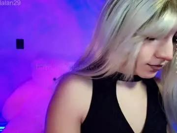 Explore our live girls sluts from our Custom and Multi clubs and checkout exclusive access to highly interactive content, such as shape, hair, titties, pussy type and many more.