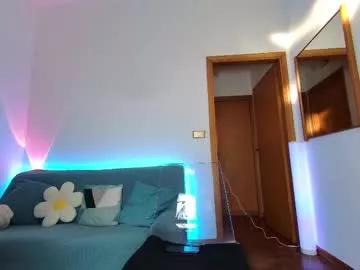 Explore our live girls sluts from our Custom and Multi clubs and checkout exclusive access to highly interactive content, such as shape, hair, titties, pussy type and many more.