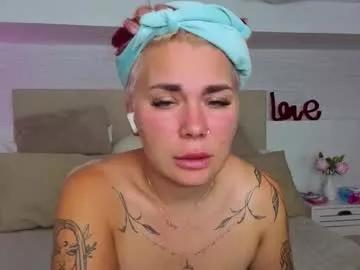 Explore our live girls sluts from our Custom and Multi clubs and checkout exclusive access to highly interactive content, such as shape, hair, titties, pussy type and many more.