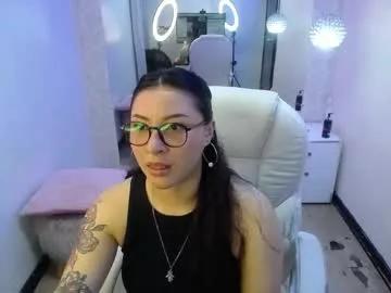 Explore our live girls sluts from our Custom and Multi clubs and checkout exclusive access to highly interactive content, such as shape, hair, titties, pussy type and many more.