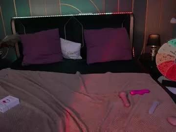 nikkigoldx from Chaturbate