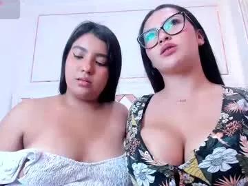 ninablooms01 from Chaturbate