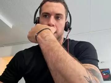 peterskinny24 from Chaturbate