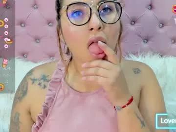 Explore our live girls sluts from our Custom and Multi clubs and checkout exclusive access to highly interactive content, such as shape, hair, titties, pussy type and many more.