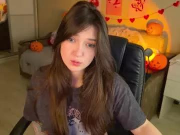 Purple_averge webcams show profile image 