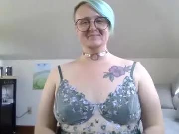 queerlyjaz from Chaturbate