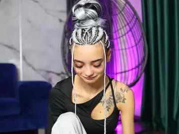 Explore our live girls sluts from our Custom and Multi clubs and checkout exclusive access to highly interactive content, such as shape, hair, titties, pussy type and many more.