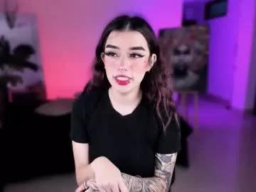 Explore our live girls sluts from our Custom and Multi clubs and checkout exclusive access to highly interactive content, such as shape, hair, titties, pussy type and many more.