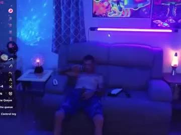 reel_feels_cpl from Chaturbate