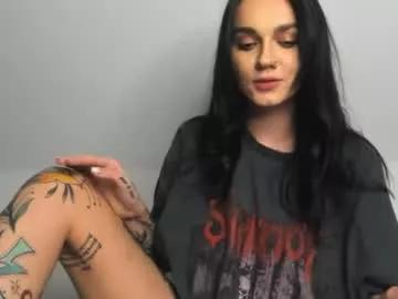 Explore our live girls sluts from our Custom and Multi clubs and checkout exclusive access to highly interactive content, such as shape, hair, titties, pussy type and many more.