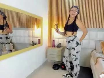 Explore our live girls sluts from our Custom and Multi clubs and checkout exclusive access to highly interactive content, such as shape, hair, titties, pussy type and many more.