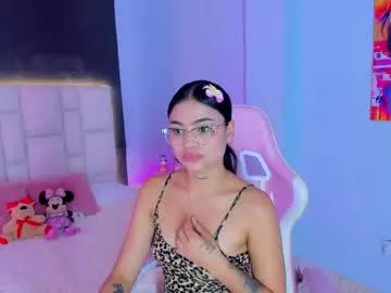 Explore our live girls sluts from our Custom and Multi clubs and checkout exclusive access to highly interactive content, such as shape, hair, titties, pussy type and many more.