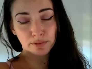 sapphir3xoxo from Chaturbate