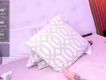 Explore our live girls sluts from our Custom and Multi clubs and checkout exclusive access to highly interactive content, such as shape, hair, titties, pussy type and many more.