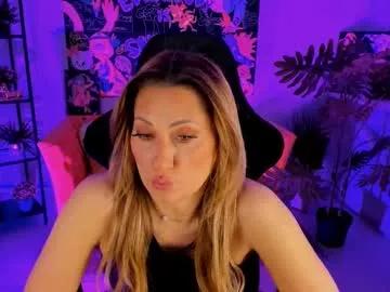 Explore our live girls sluts from our Custom and Multi clubs and checkout exclusive access to highly interactive content, such as shape, hair, titties, pussy type and many more.