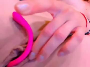 sarahottie69 from Chaturbate