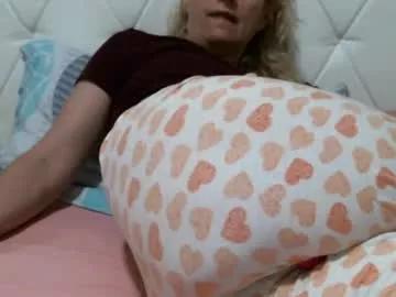 sarasexx33 from Chaturbate