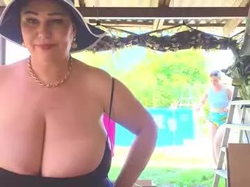 sassy_seasons from Chaturbate