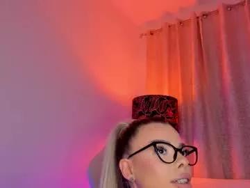 Seravonndee webcams show profile image 