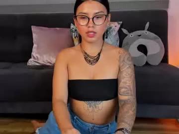 Explore our live girls sluts from our Custom and Multi clubs and checkout exclusive access to highly interactive content, such as shape, hair, titties, pussy type and many more.