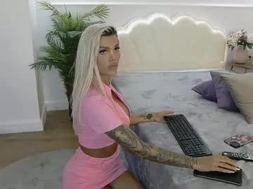 Explore our live girls sluts from our Custom and Multi clubs and checkout exclusive access to highly interactive content, such as shape, hair, titties, pussy type and many more.