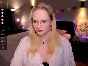 sheslinki from Chaturbate