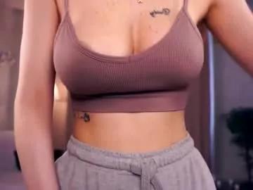 Explore our live girls sluts from our Custom and Multi clubs and checkout exclusive access to highly interactive content, such as shape, hair, titties, pussy type and many more.
