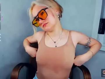 Explore our live girls sluts from our Custom and Multi clubs and checkout exclusive access to highly interactive content, such as shape, hair, titties, pussy type and many more.