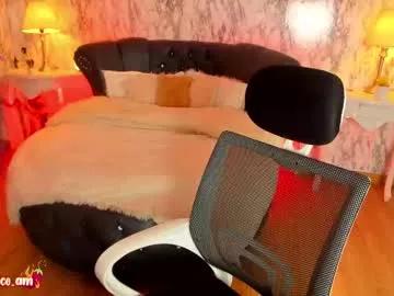 Explore our live girls sluts from our Custom and Multi clubs and checkout exclusive access to highly interactive content, such as shape, hair, titties, pussy type and many more.