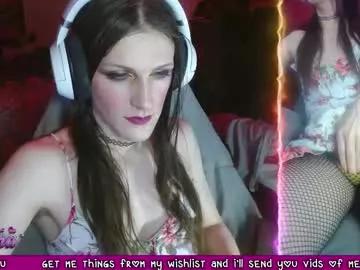 Explore our live girls sluts from our Custom and Multi clubs and checkout exclusive access to highly interactive content, such as shape, hair, titties, pussy type and many more.