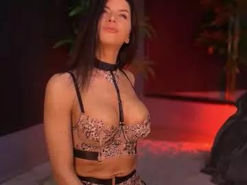 Explore our live girls sluts from our Custom and Multi clubs and checkout exclusive access to highly interactive content, such as shape, hair, titties, pussy type and many more.