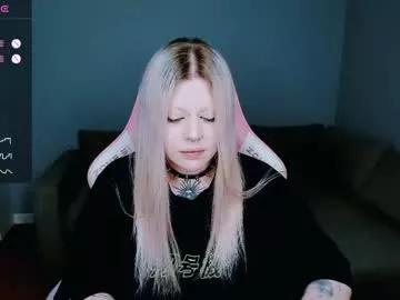 succubus_leslie from Chaturbate
