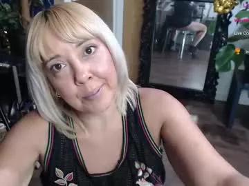 sunni_hottie from Chaturbate
