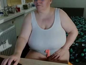 sweetboobs85h from Chaturbate