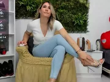 Explore our live girls sluts from our Custom and Multi clubs and checkout exclusive access to highly interactive content, such as shape, hair, titties, pussy type and many more.