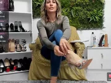 Explore our live girls sluts from our Custom and Multi clubs and checkout exclusive access to highly interactive content, such as shape, hair, titties, pussy type and many more.