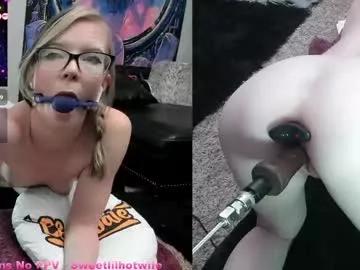 sweetlilraven from Chaturbate