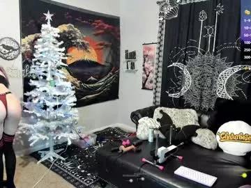 sweetlilraven from Chaturbate