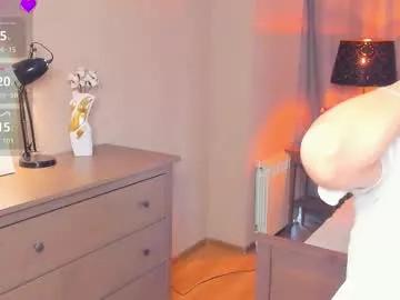 synne_glows from Chaturbate