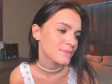 synne_glows from Chaturbate