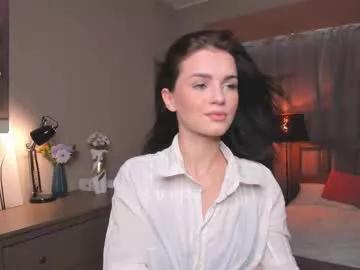synne_glows from Chaturbate