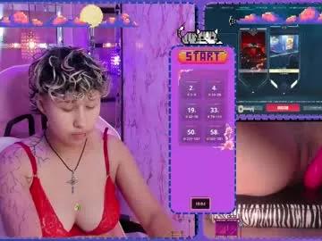Explore our live girls sluts from our Custom and Multi clubs and checkout exclusive access to highly interactive content, such as shape, hair, titties, pussy type and many more.