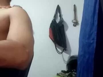 thehousedog from Chaturbate