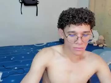 Tom_blue10 webcams show profile image 