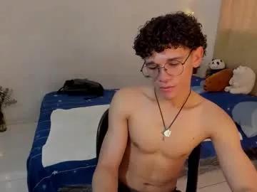 tom_blue10 from Chaturbate is Freechat