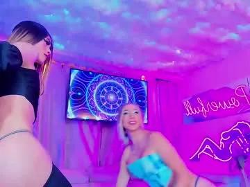 Explore our live girls sluts from our Custom and Multi clubs and checkout exclusive access to highly interactive content, such as shape, hair, titties, pussy type and many more.