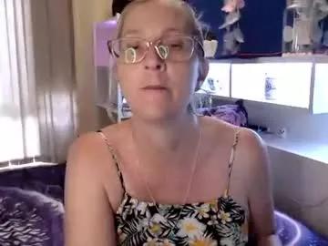 total_aussie_milfs from Chaturbate
