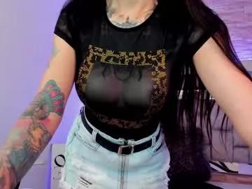 Explore our live girls sluts from our Custom and Multi clubs and checkout exclusive access to highly interactive content, such as shape, hair, titties, pussy type and many more.