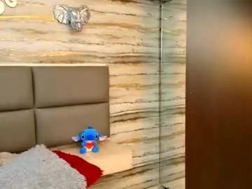 Explore our live girls sluts from our Custom and Multi clubs and checkout exclusive access to highly interactive content, such as shape, hair, titties, pussy type and many more.