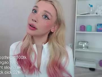 Explore our live girls sluts from our Custom and Multi clubs and checkout exclusive access to highly interactive content, such as shape, hair, titties, pussy type and many more.
